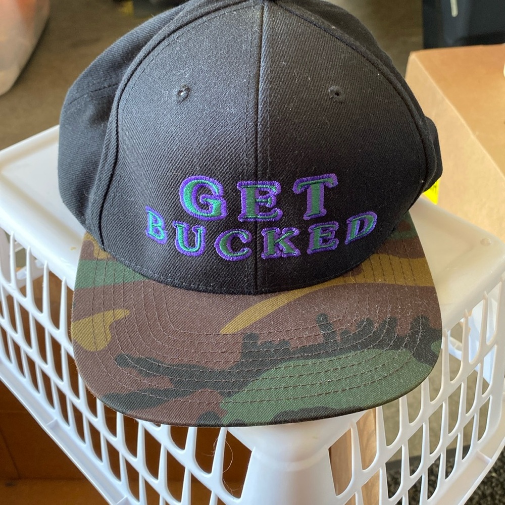 Snap back style “ Get Bucked “